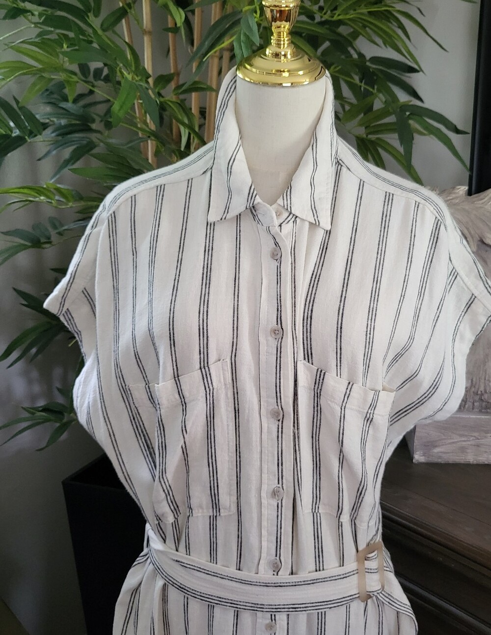Universal Threads - Picture 2 of 7